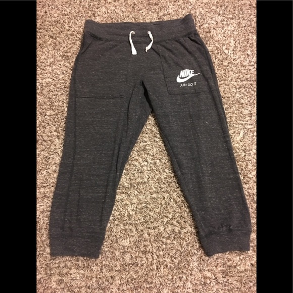 Nike Pants - Women’s Nike Vintage cropped pants